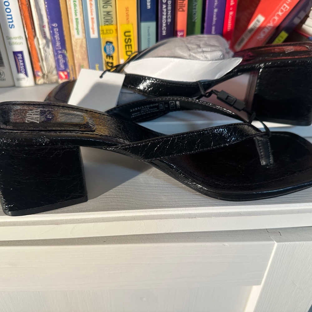 Zara Black Patent Block Heel Thong Sandals